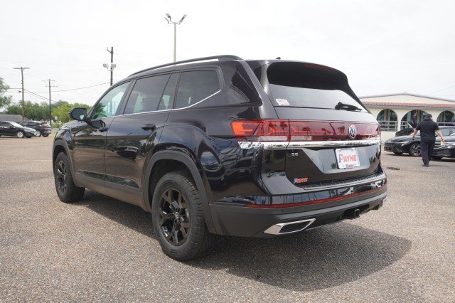 Used 2026 BLACK Volkswagen 2.0T SE w/Technology image 11