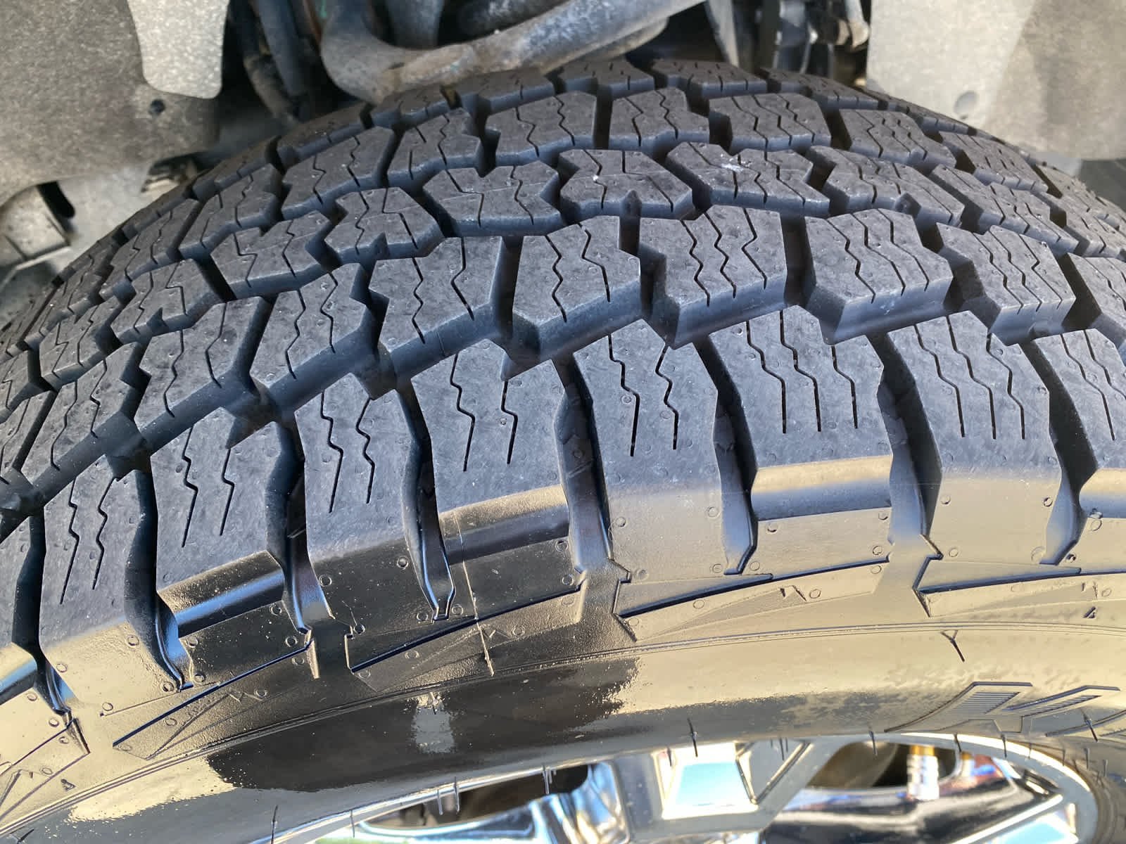 Used 2023  Ford XL image 25