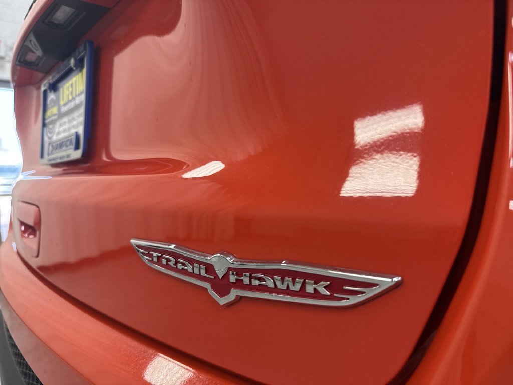 Used 2018 Spitfire Orange Clearcoat Jeep Trailhawk image 40