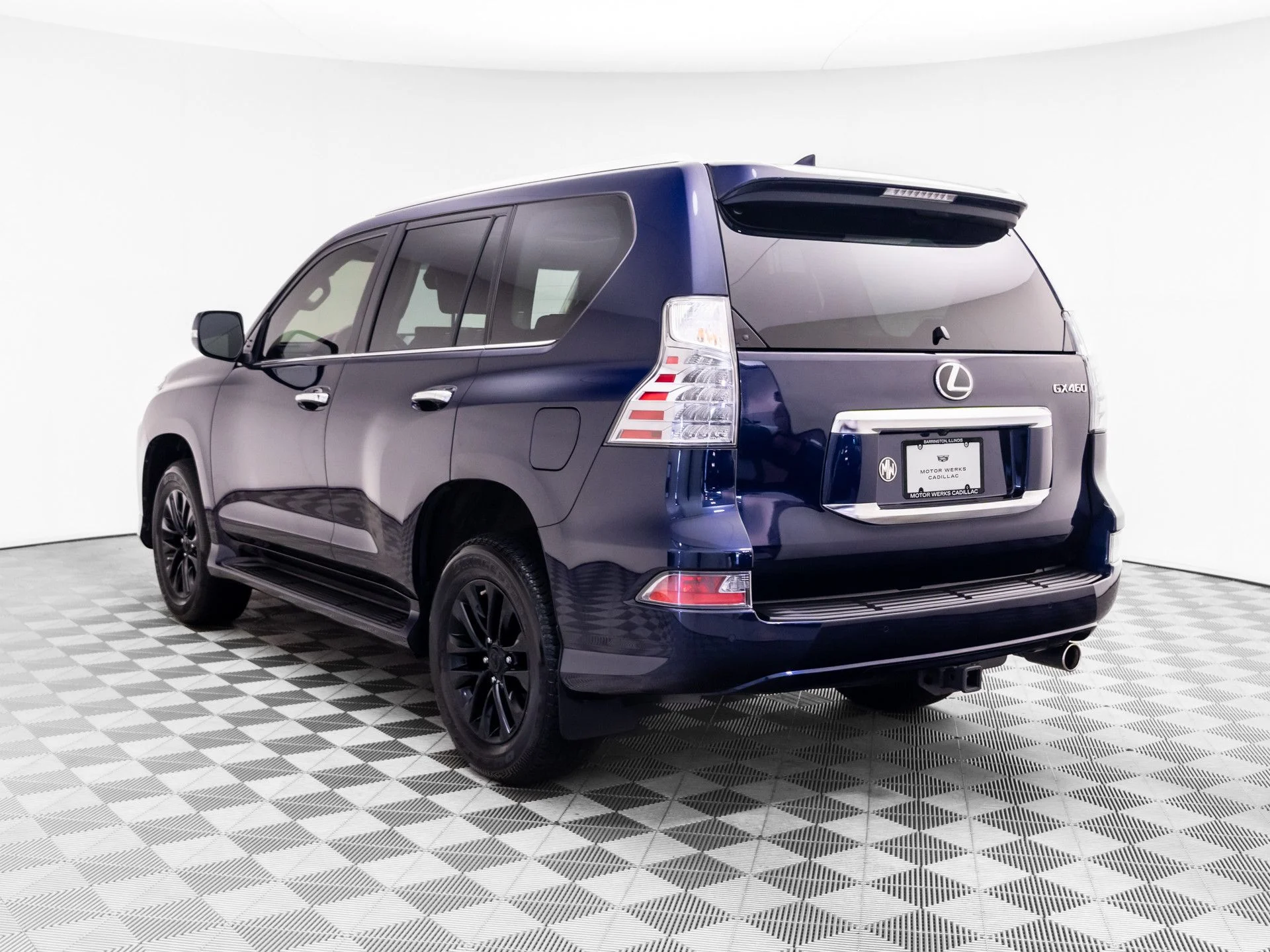 Used 2022 Blue Lexus 460 image 3