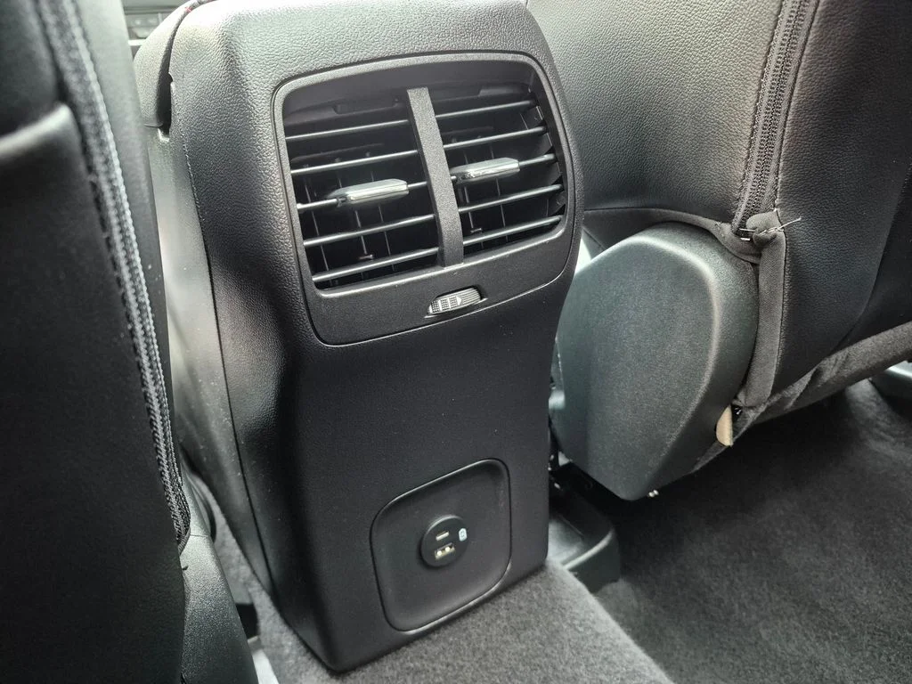 Used 2022 Silver Metallic Ford SEL image 11