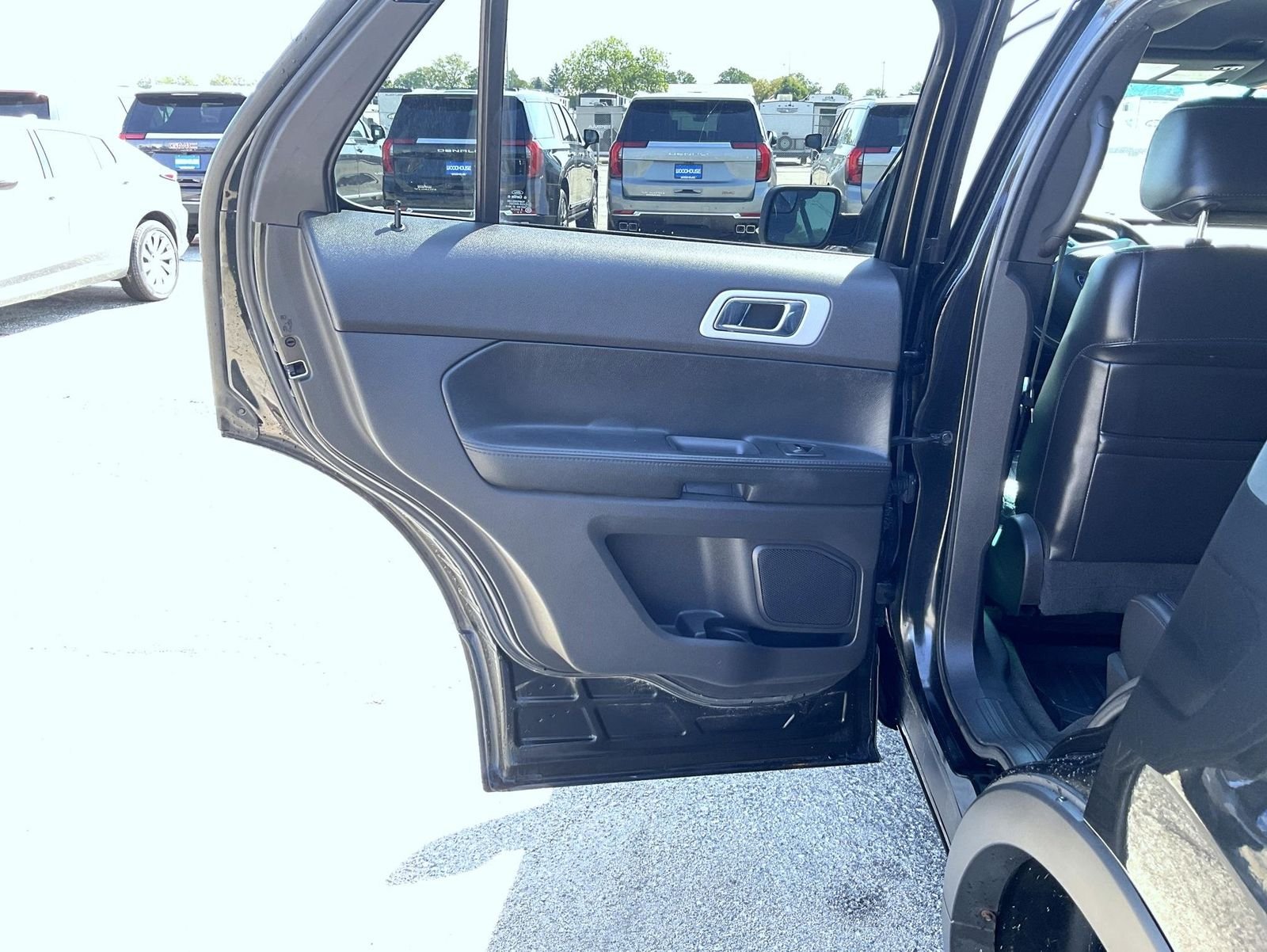 Used 2015 Black Ford Limited image 21