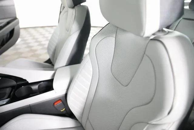 2025 Hyundai Elantra Limited - Photo 82