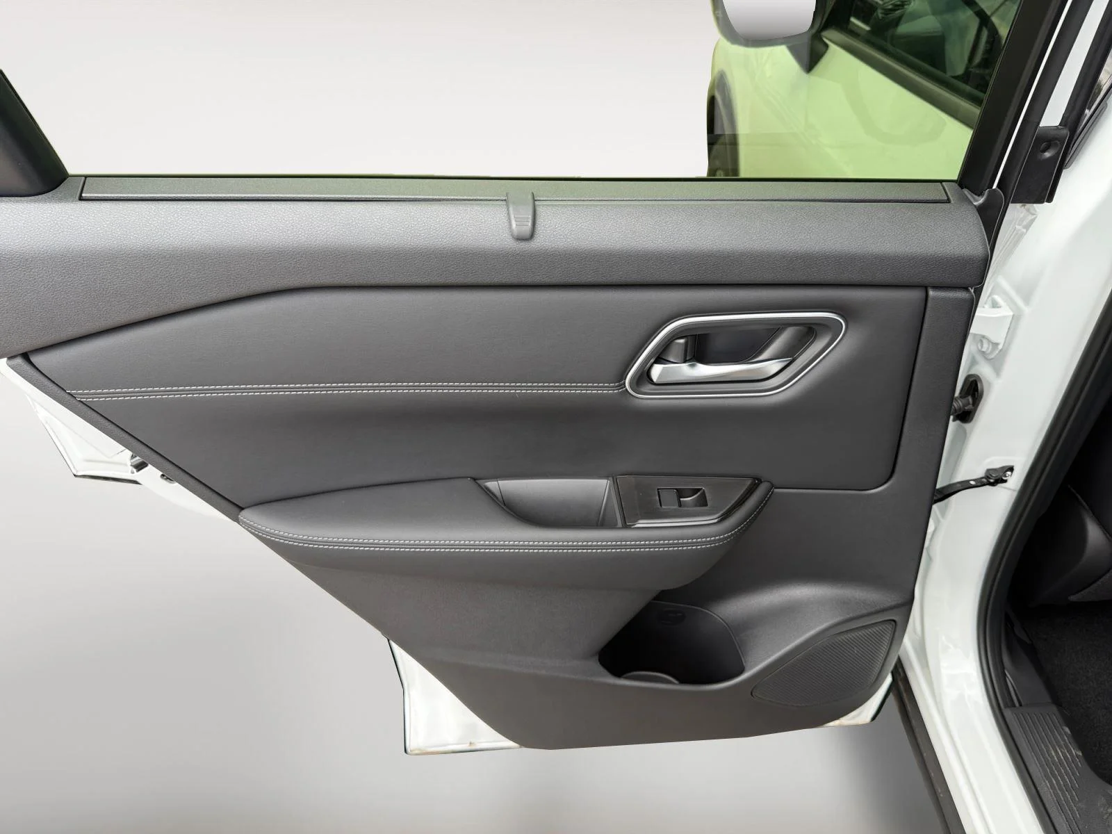 New 2026 Everest White Pearl/Super Black Nissan Platinum image 20
