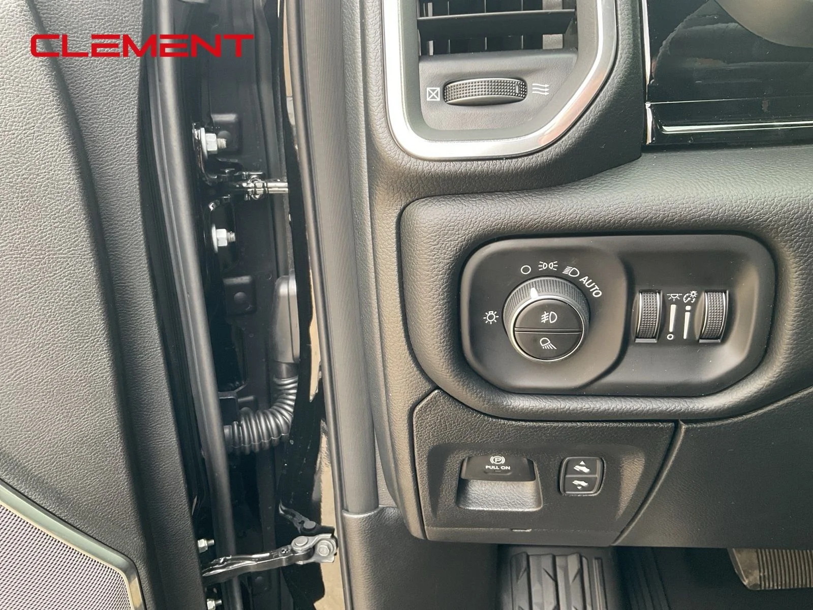 New 2026 Diamond Black Crystal Pearl-Coat Exterior Paint RAM Laramie image 13