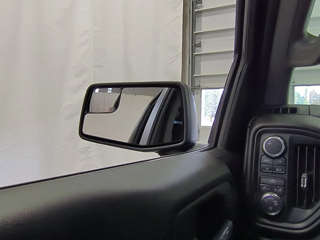 Used 2023 ONYX BLACK GMC Pro image 19