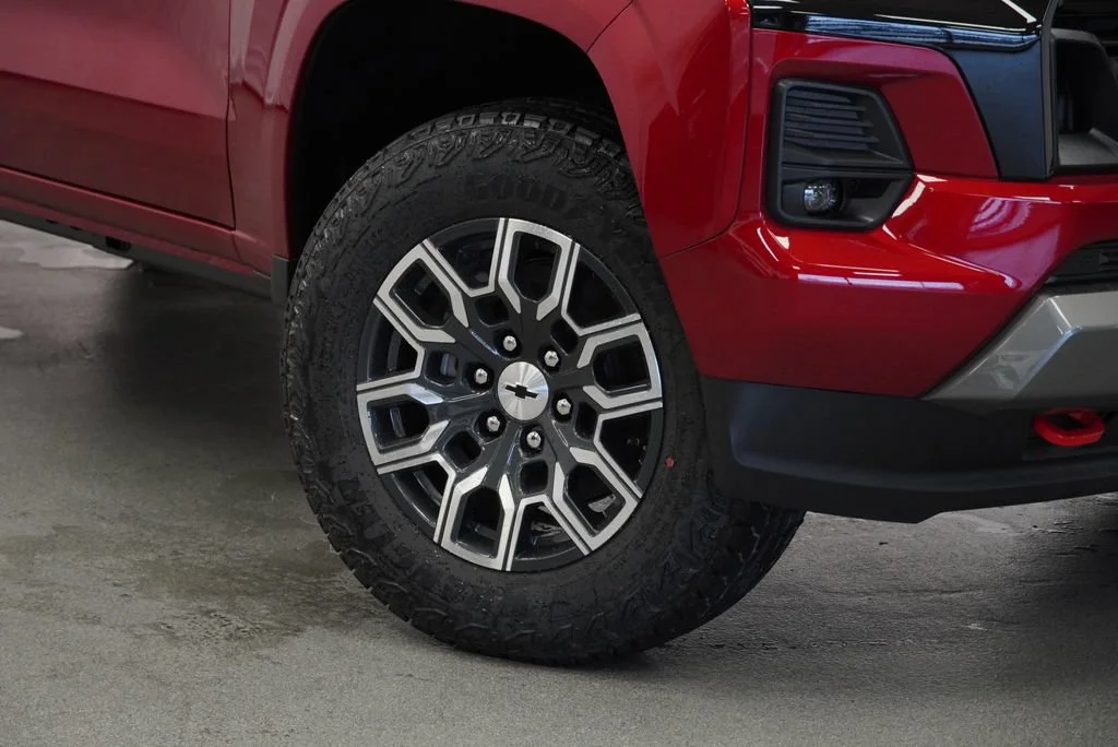 2026 Chevrolet Colorado Z71 - Photo 10