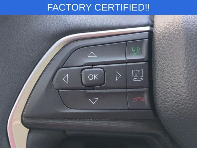 Used 2023 Red Jeep Altitude image 19