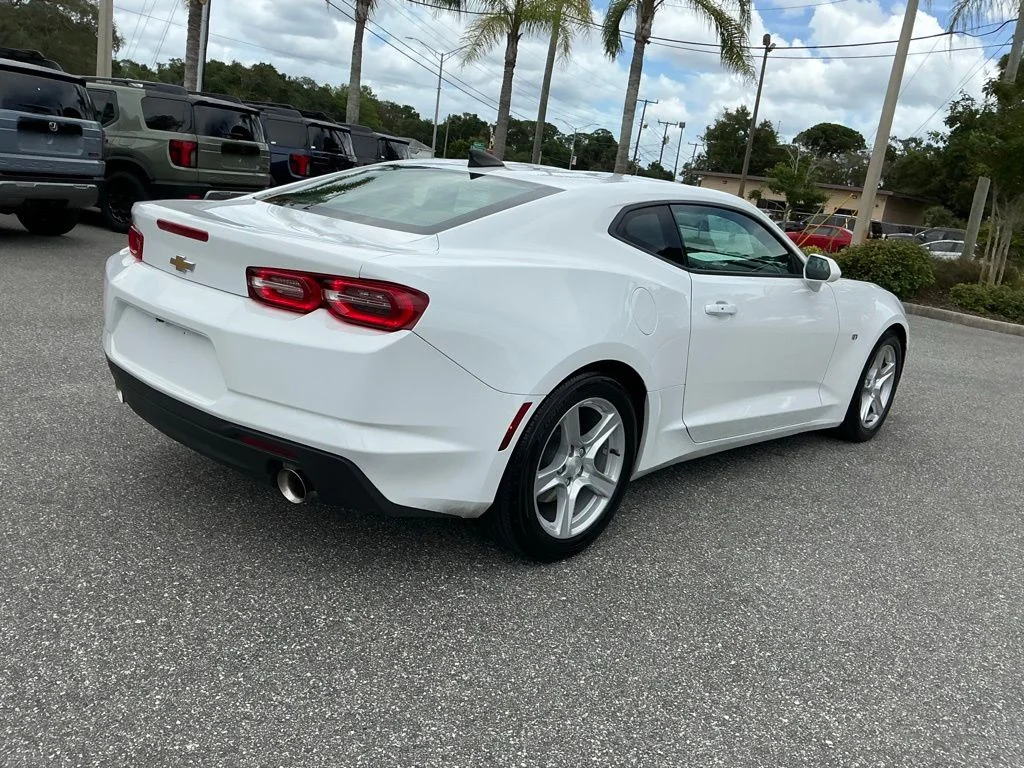 Used 2023 White Chevrolet 1LT image 11