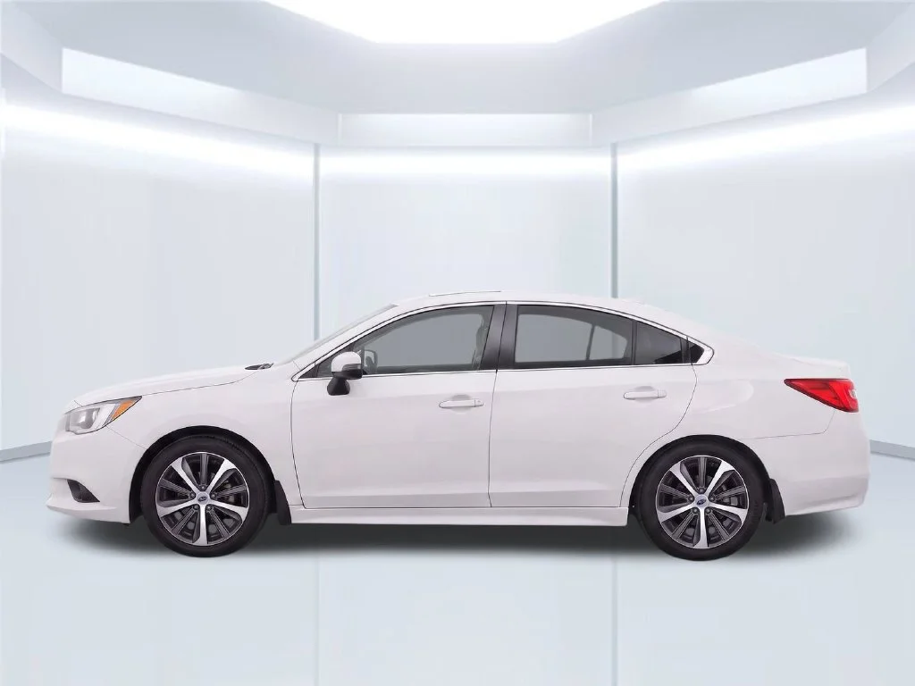 Used 2017 White Subaru 2.5i image 9