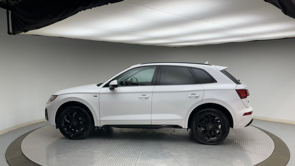 Used 2024  Audi 45 S line Premium image 5