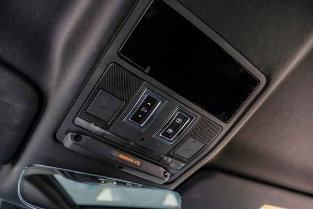 2025 Land Rover Defender X-Dynamic SE - Photo 33
