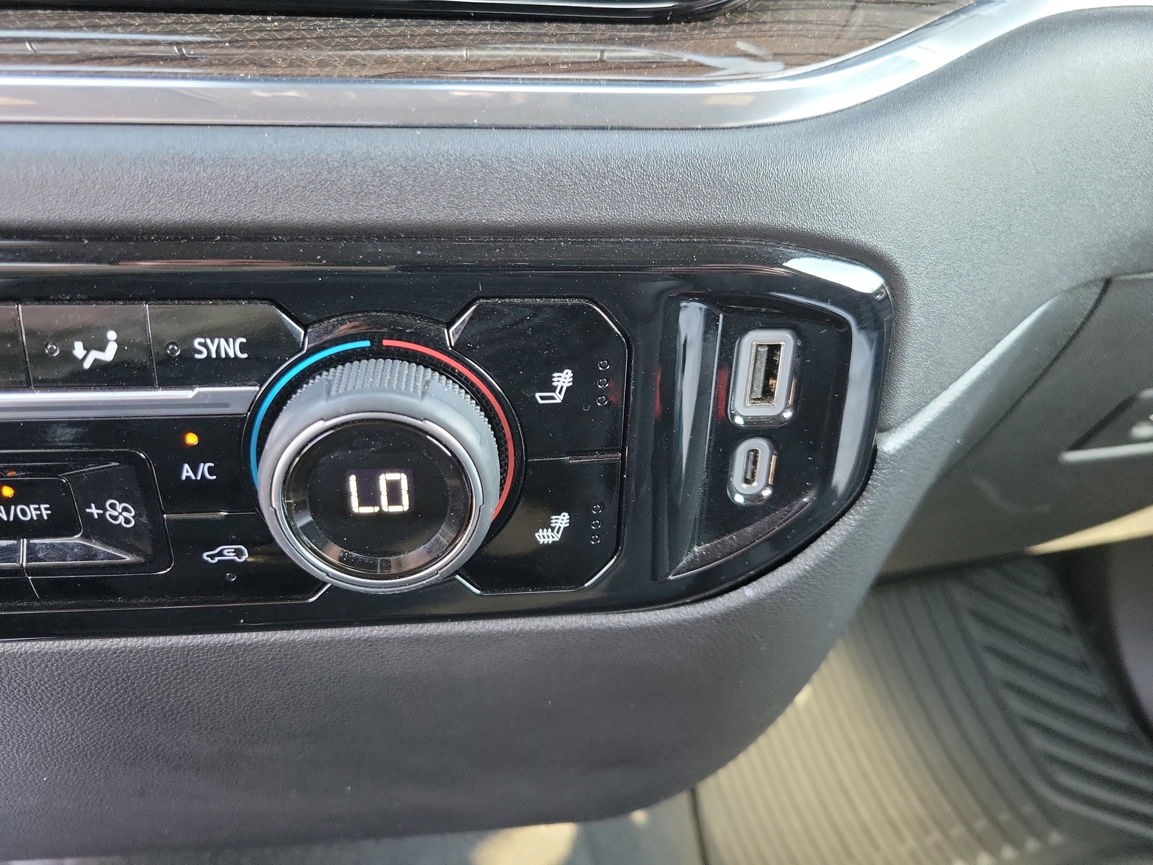 2025 Chevrolet Silverado 1500 LT - Photo 14