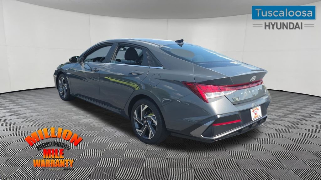 Certified Used 2025 Gray Hyundai SEL Convenience image 5