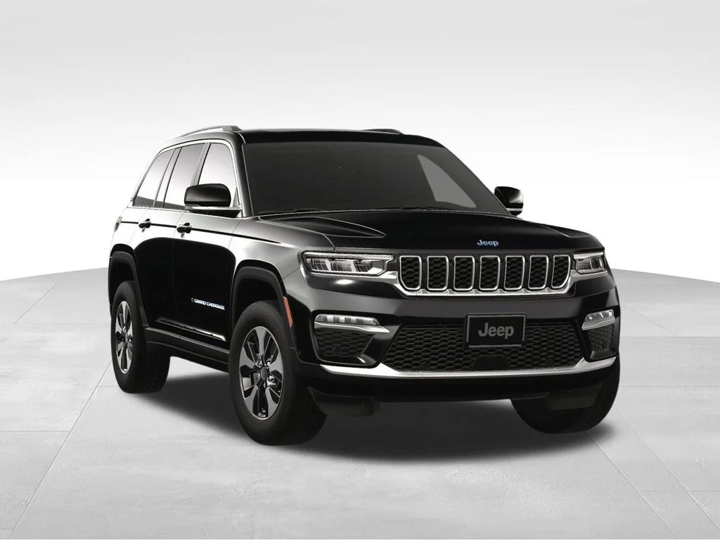 New 2024 Diamond Black Crystal Pearlcoat Jeep 4xe image 9