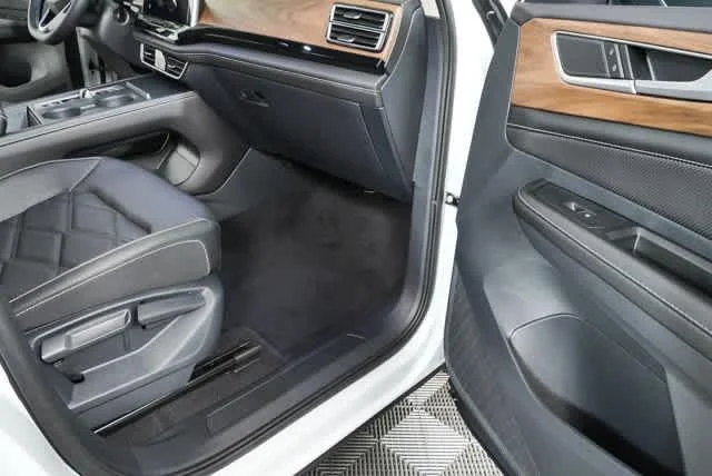 New 2026 Opal White Pearl Volkswagen 2.0T SE image 23