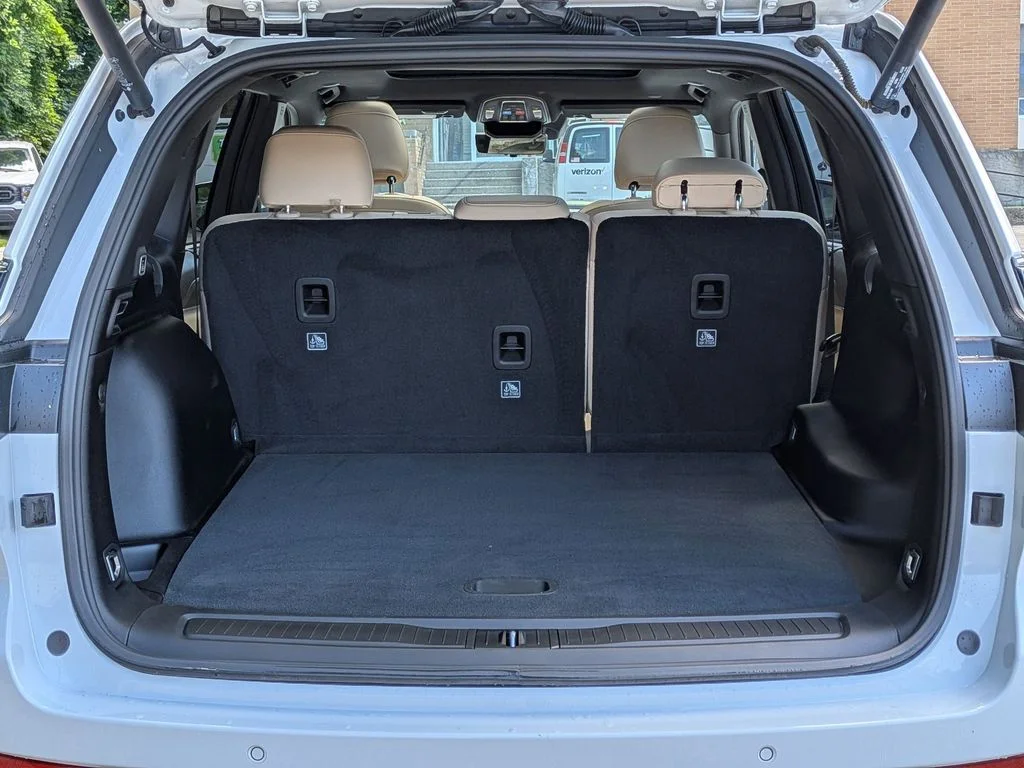 Used 2023 White Jeep Limited image 6