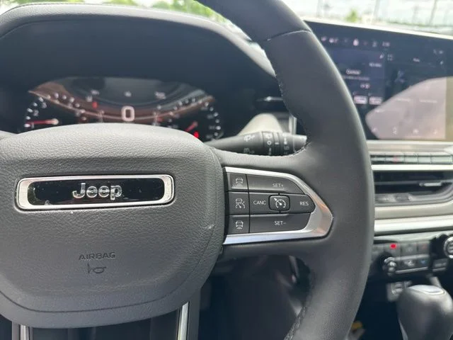 Used 2025 White Jeep Limited image 18