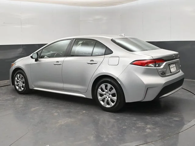 Used 2022 Silver Toyota LE image 6