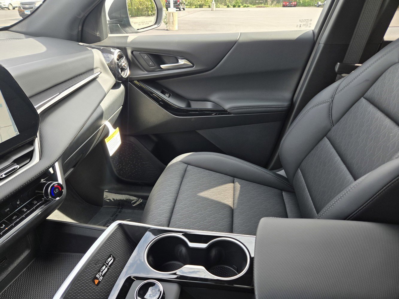 2026 Chevrolet Equinox LT - Photo 9