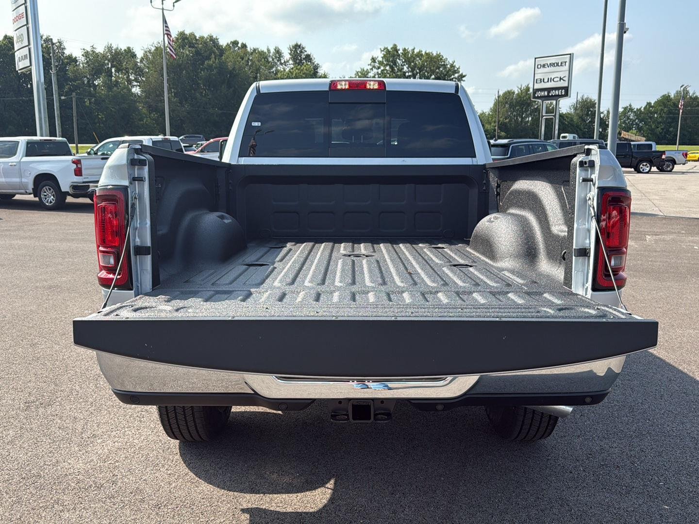 2025 RAM 2500 Tradesman - Photo 11