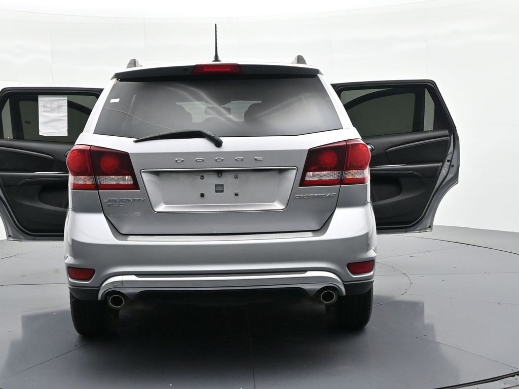 Used 2017 Billet Clearcoat Dodge Crossroad image 26