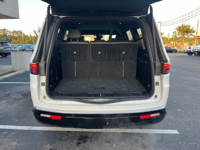Used 2024 White Jeep Series II image 38
