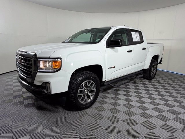Certified Used 2022 White GMC AT4 w/Cloth image 3