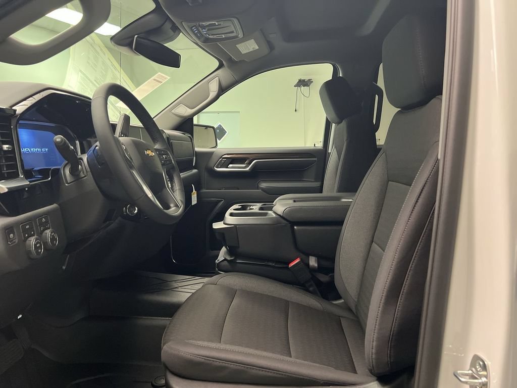 New 2026 Summit White Chevrolet LT (2FL) image 11