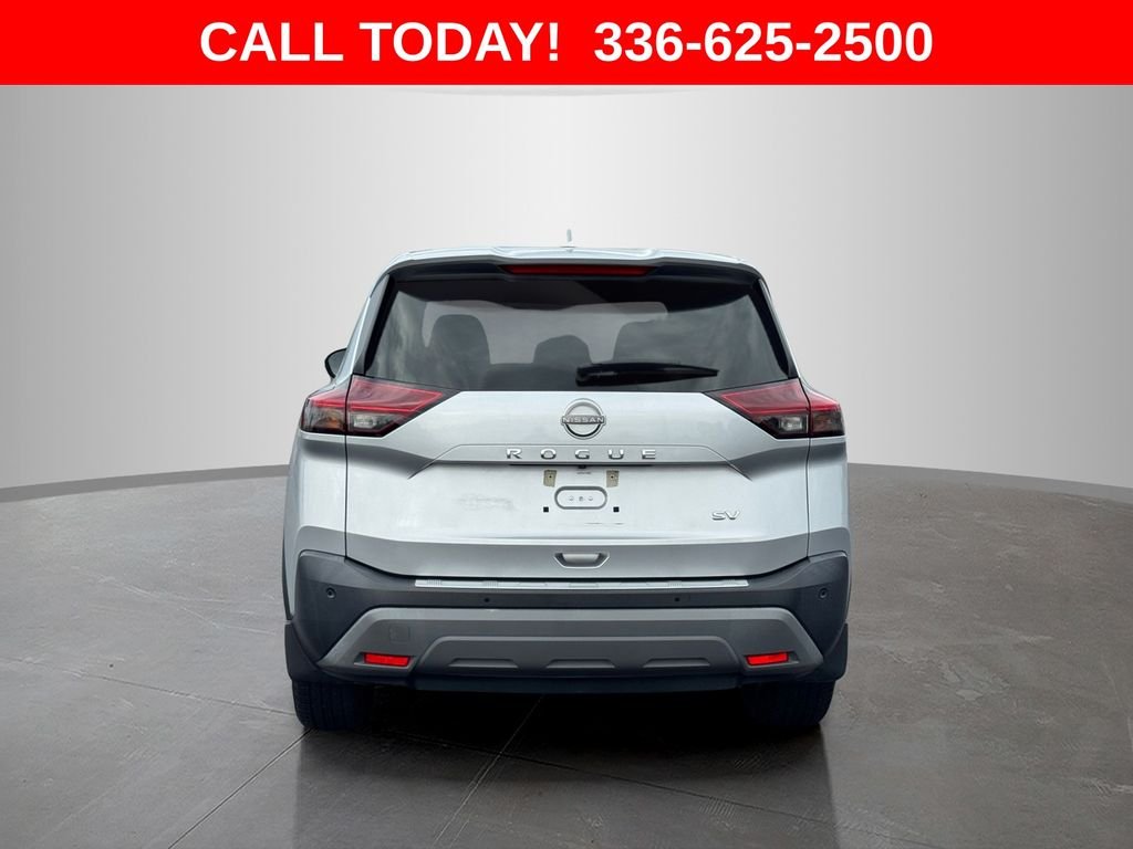 Used 2022 Silver Nissan SV image 4