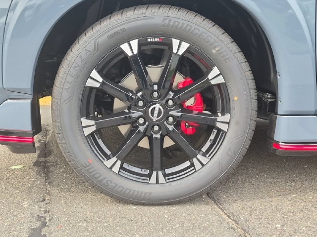 New 2026 Stealth Gray / Super Black Two-tone Nissan NISMO® image 9