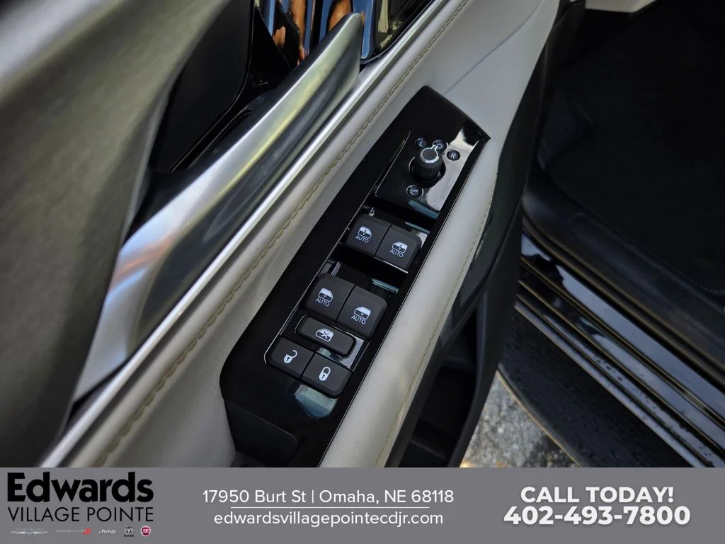New 2026 High Gloss Black Exterior Paint Jeep Limited Altitude image 10
