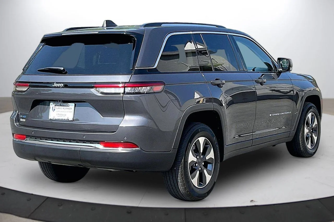 Certified Used 2023 Gray Jeep 4xe image 9