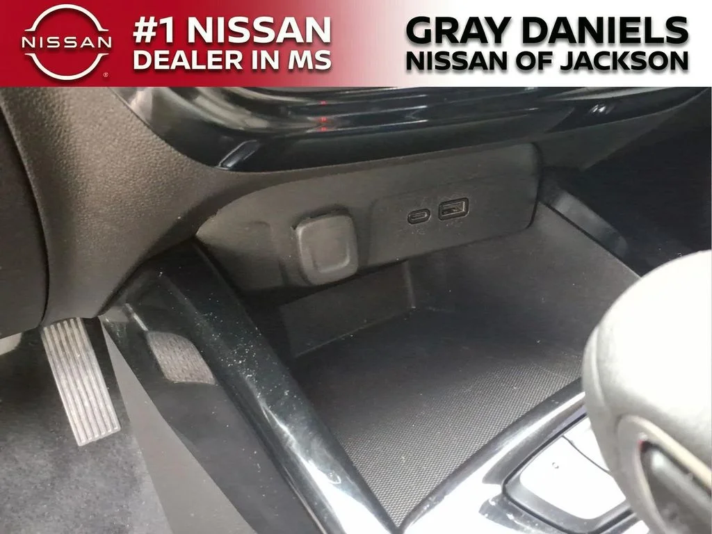 Used 2024 Red Chevrolet LT image 18