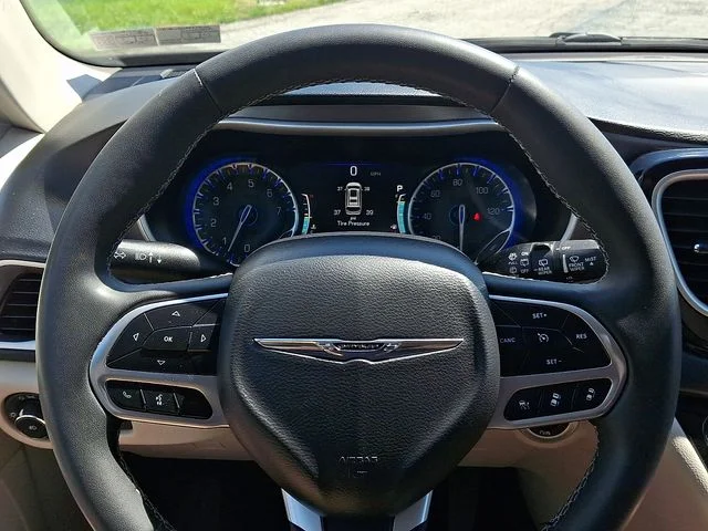 Certified Used 2023 Gray Chrysler Touring L image 18