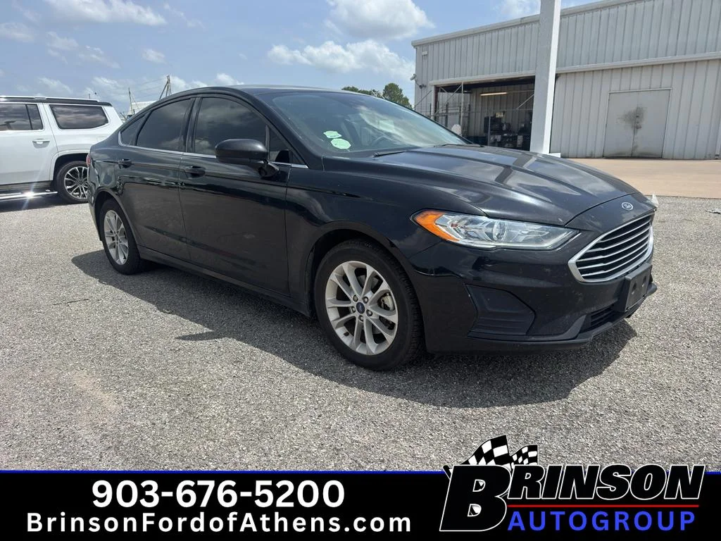Used 2020 Agate Black Metallic Ford SE image 1