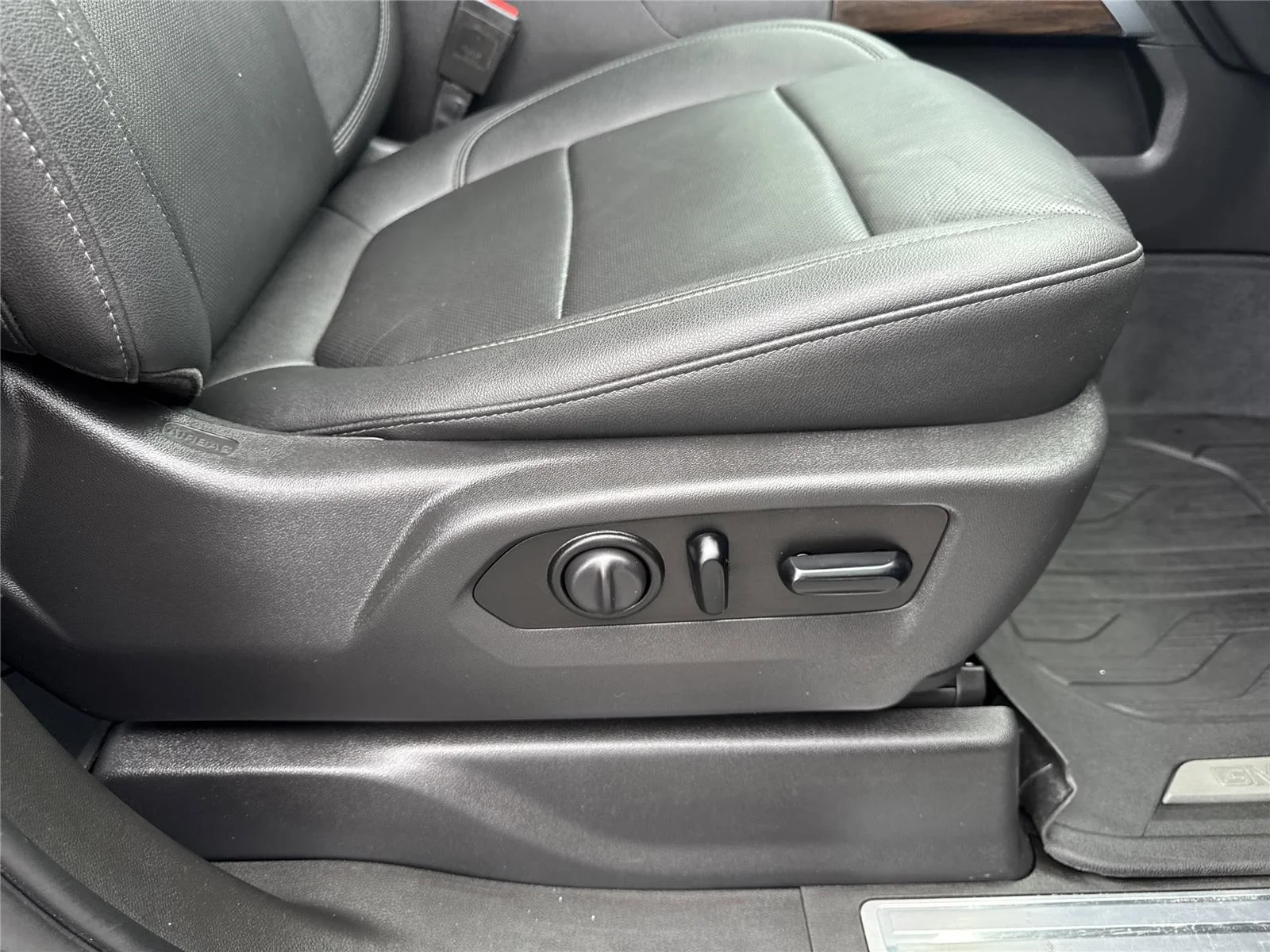 Used 2021 ONYX BLACK GMC SLT image 38