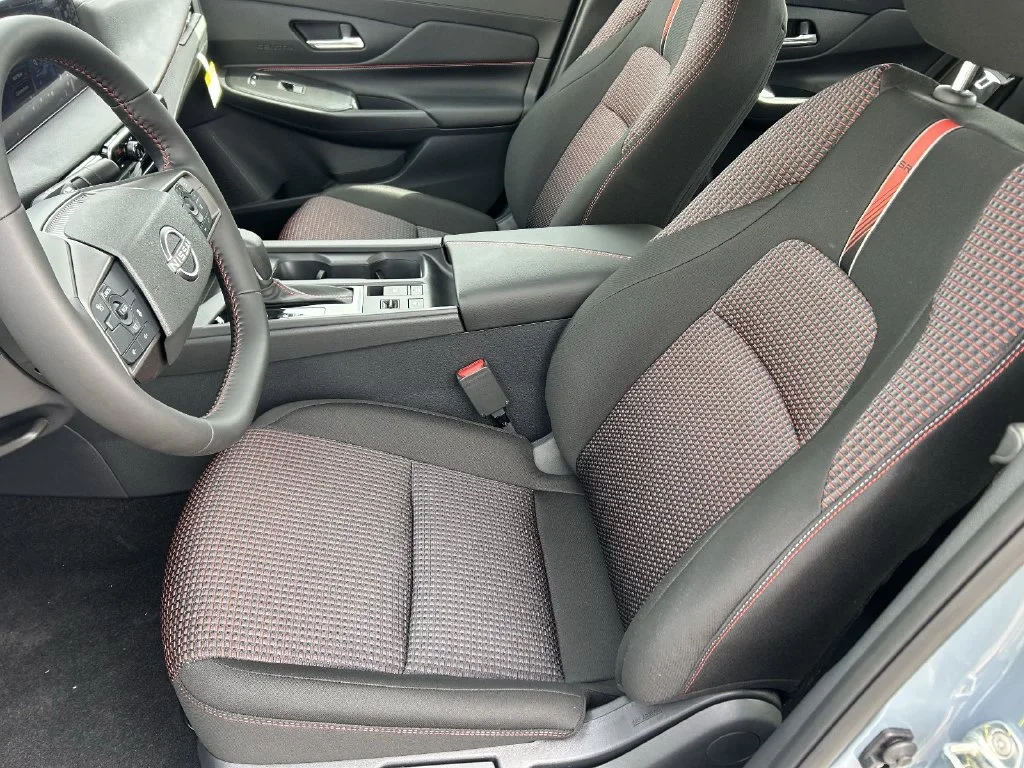 New 2027 Atlantic Gray Metallic / Super Black Two-tone Nissan SR image 12