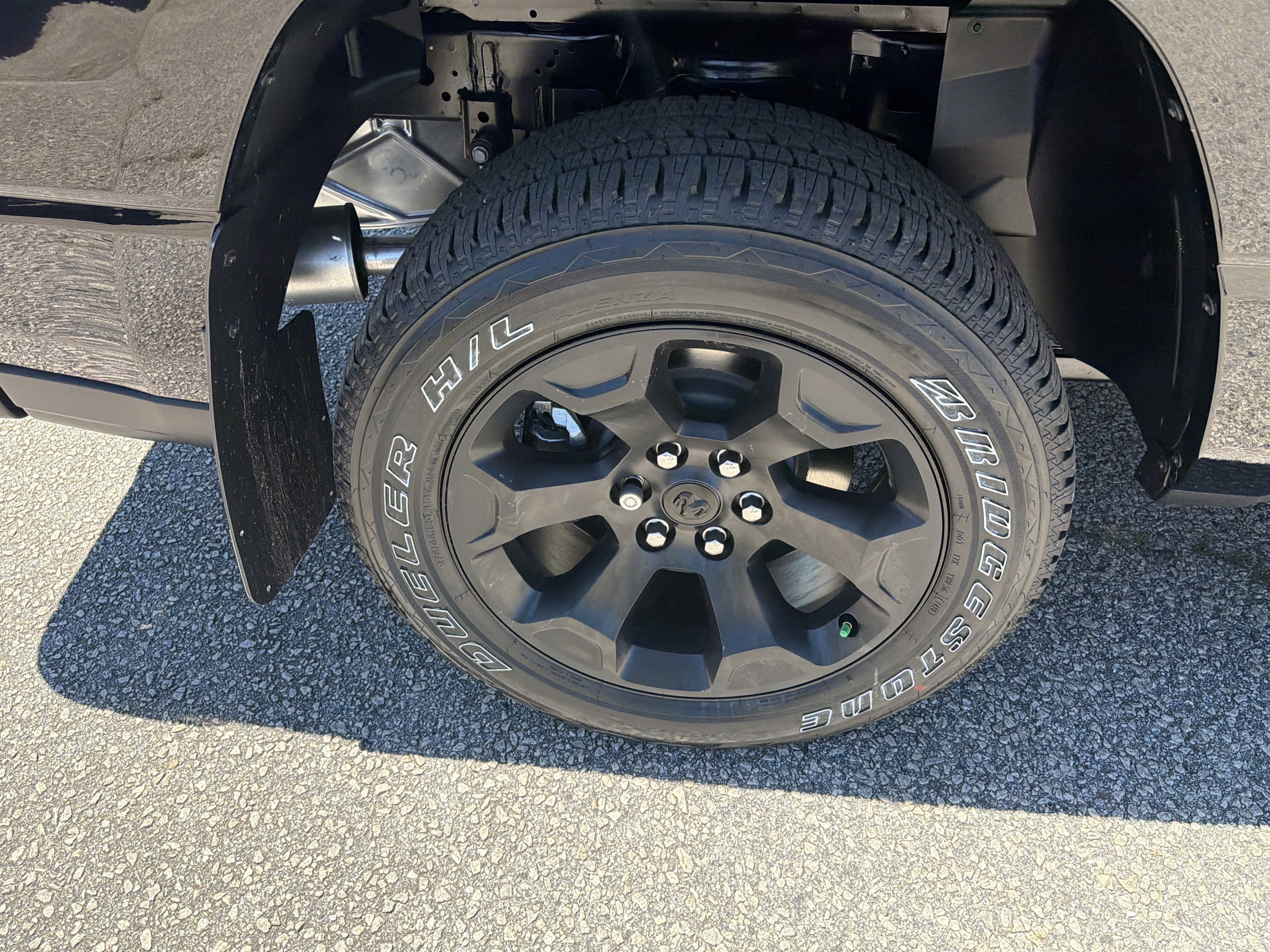 New 2026 Diamond Black Crystal Pearl-Coat Exterior Paint RAM Express image 18