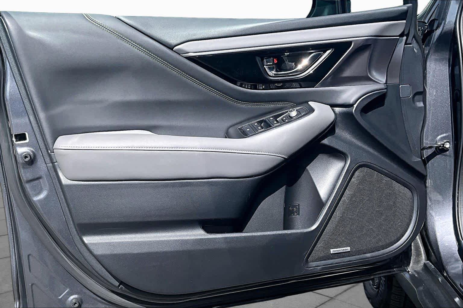 Used 2025 Magnetite Gray Metallic Subaru Onyx Edition XT image 21