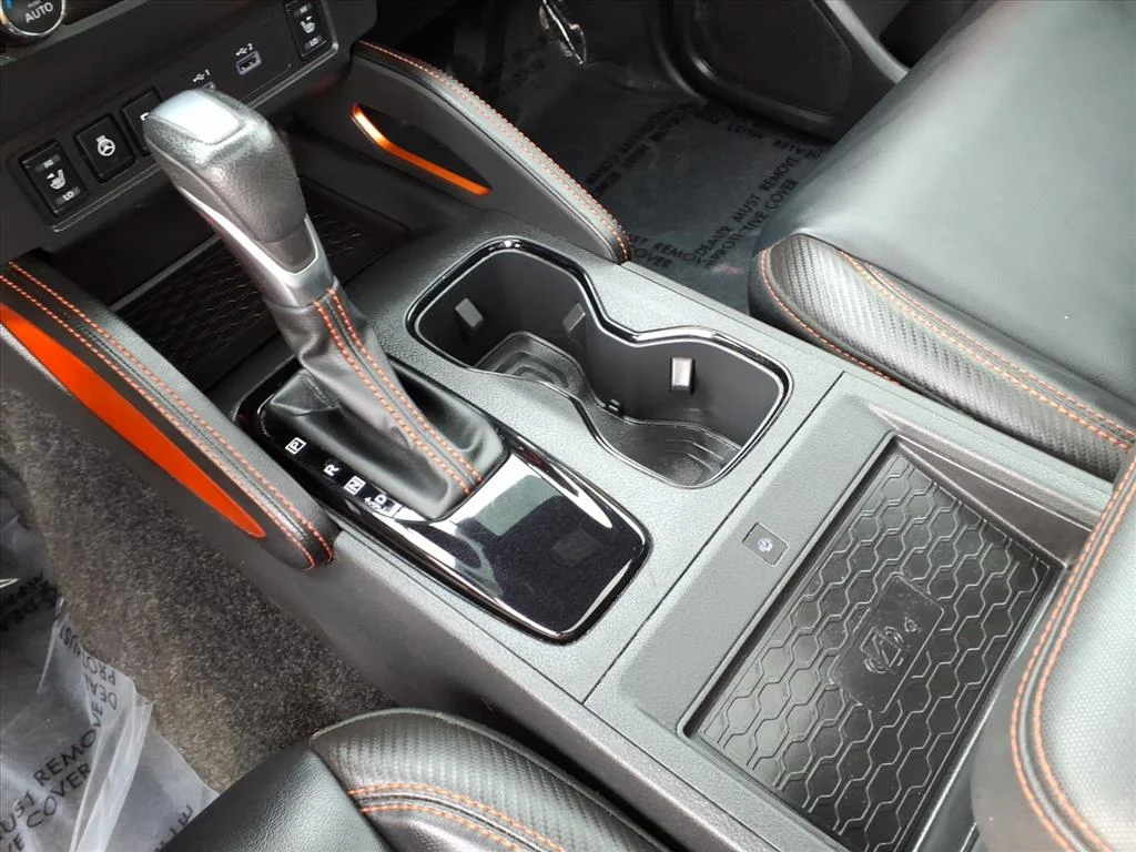 Used 2023 Black Nissan PRO-X image 10