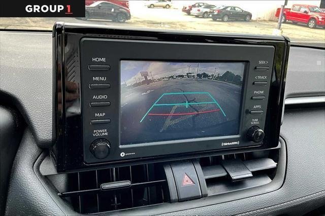 2022 Toyota RAV4 LE - Photo 29