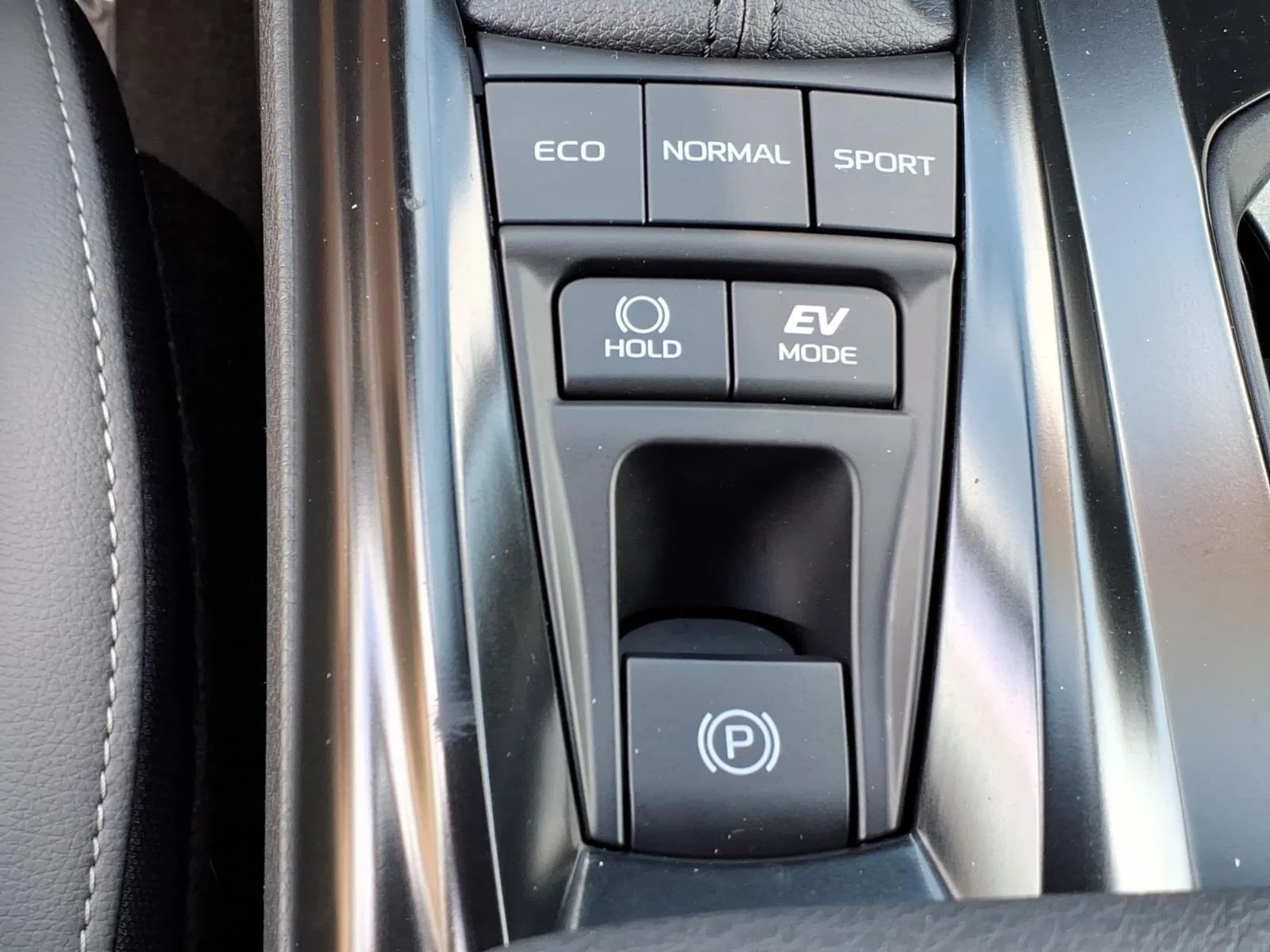 2025 Toyota Camry SE - Photo 10