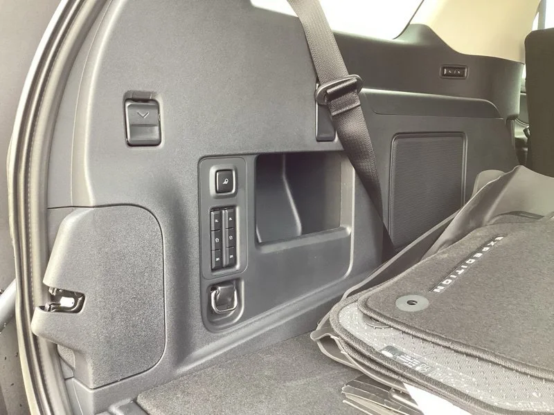 New 2026 Glacier Gray Metallic Tri-Coat Ford Platinum® image 15