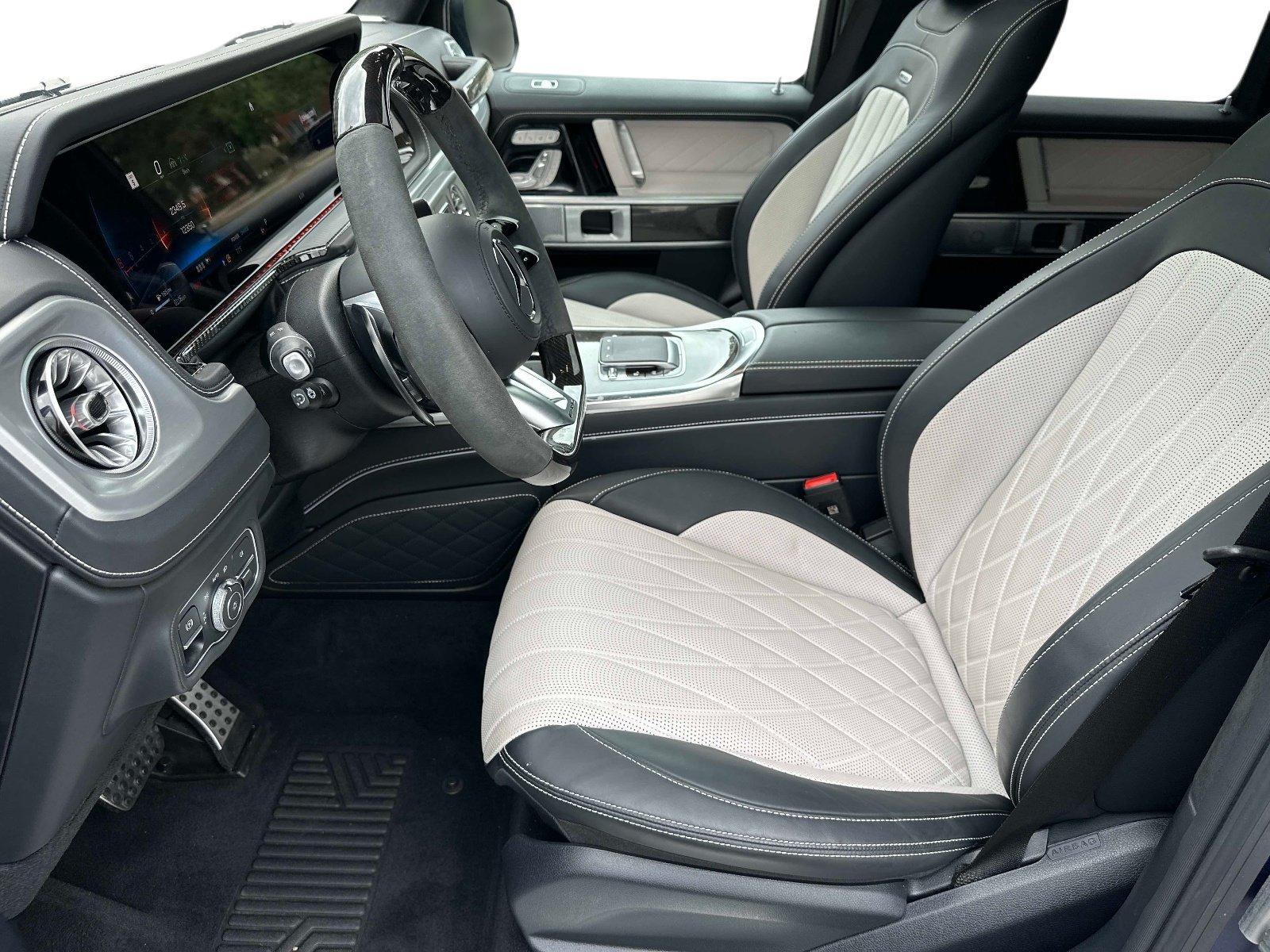 Certified Used 2025 MANUFAKTUR Brilliant Blue Magno Mercedes-Benz AMG® G 63 image 18