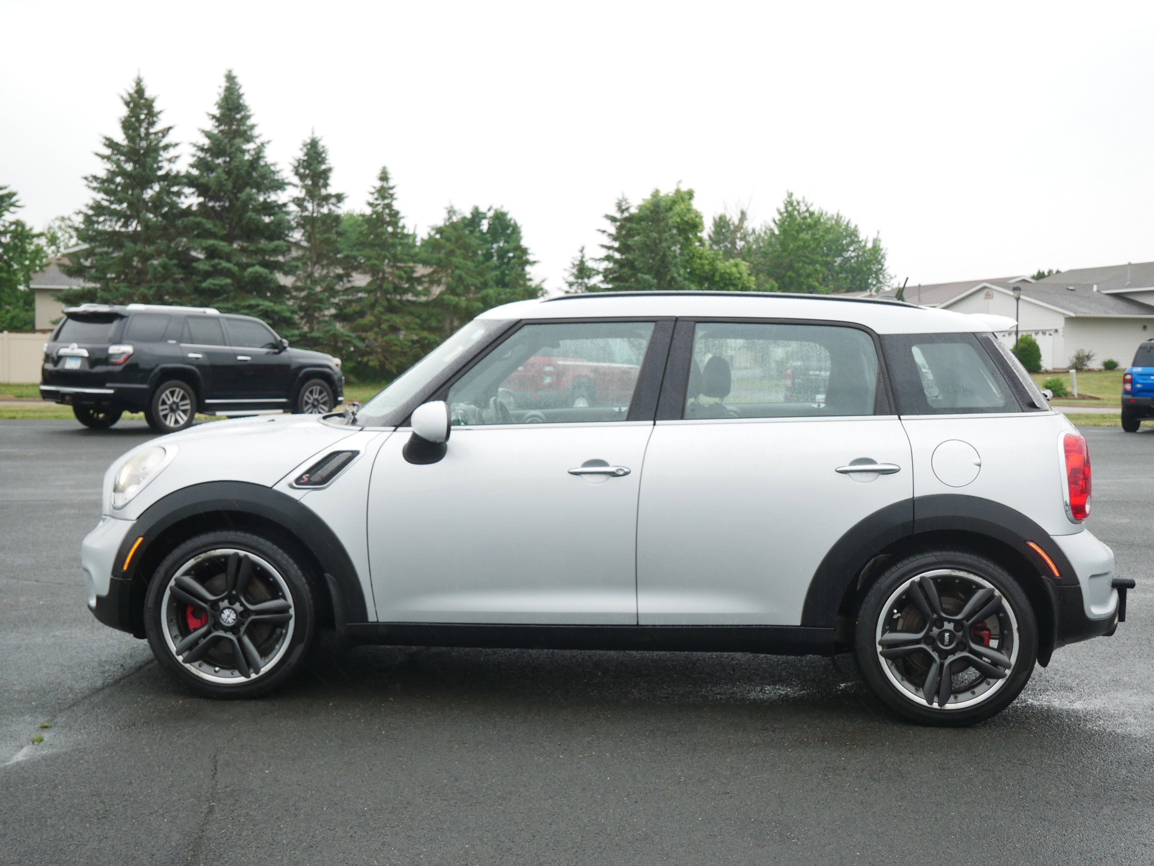 Used 2011 MINI Countryman Countryman S with VIN WMWZC3C56BWH98124 for sale in Northfield, Minnesota