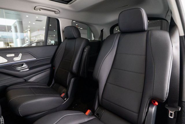New 2026 Polar White Mercedes-Benz GLS 450 image 31