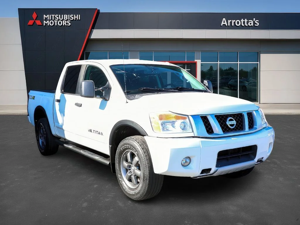 Used 2014  Nissan S image 4