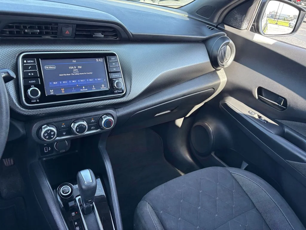 Used 2020 Black Nissan S image 21