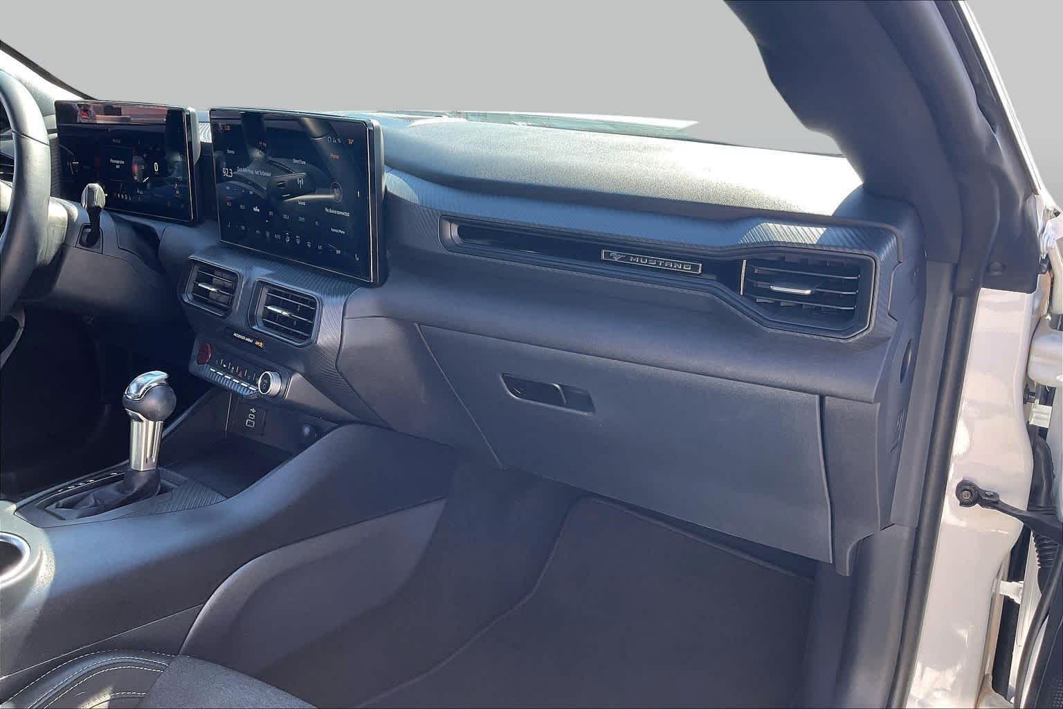 Used 2024 Oxford White Ford EcoBoost image 16